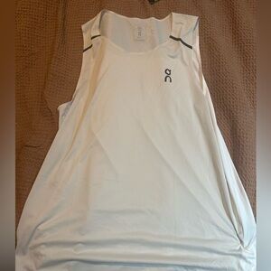 ON Running tank top men’s Size L